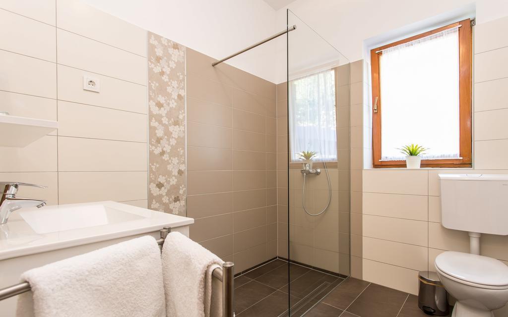 Apartments Frgacic Baška Esterno foto